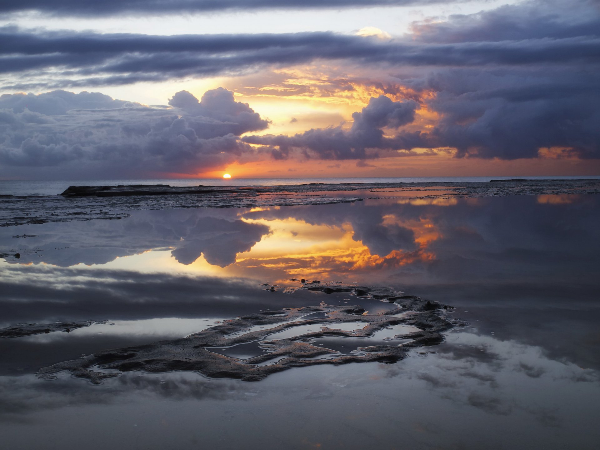 australien morgen morgendämmerung sonne sonnenaufgang himmel wolken wolken ozean ufer sand flut wasser reflexion