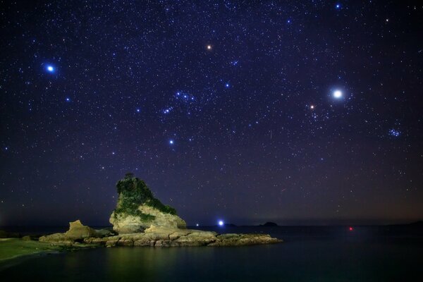 Crear estrellas en el cielo nocturno y el mar