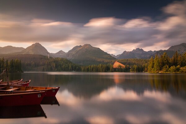 Tatra Parco Nazionale lago montagna barche foresta