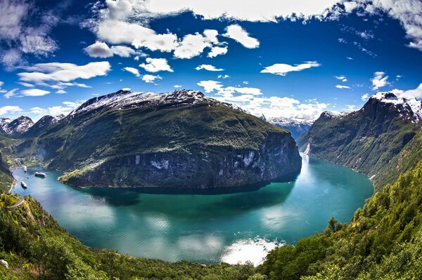 Die Mündung von Schiffen in Norwegen ist magisch