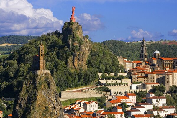 France, le Puy-en-Velay est en montagne