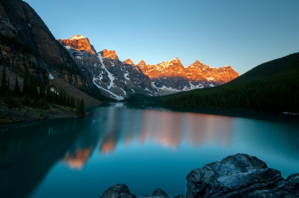 Matin sur le lac lelnik Dans la vallée Des dix pics