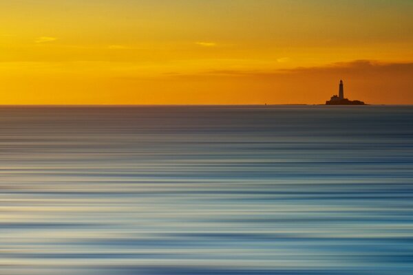 Volle Ruhe am Meer und am Leuchtturm