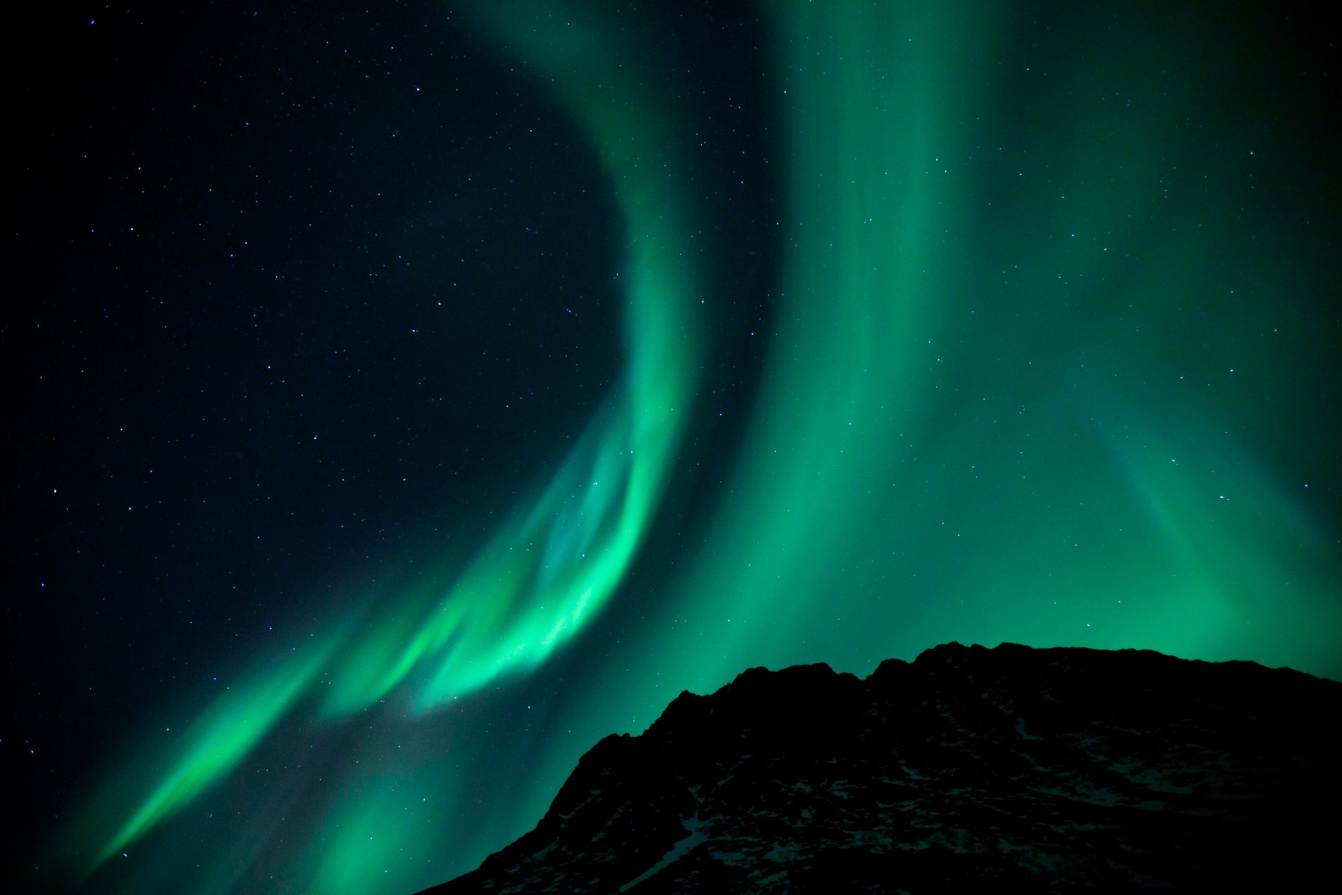 góra zorza polarna noc