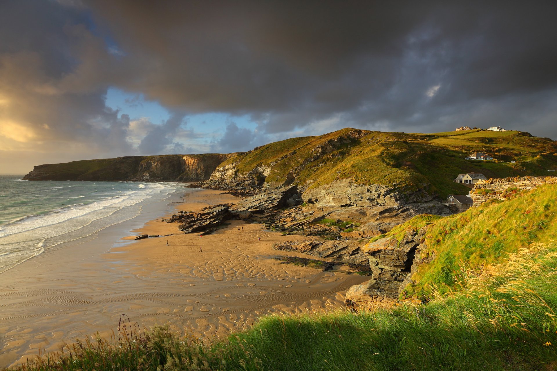 england großbritannien küste strand felsen menschen sommer ozean meer