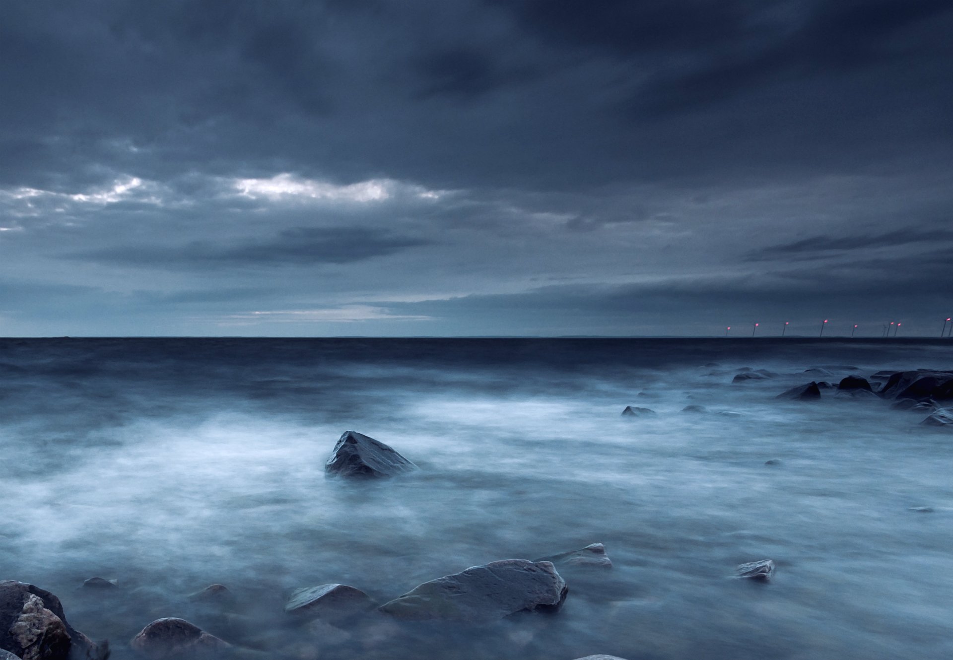 suède mer côte pierres soir ciel nuages côte nuages