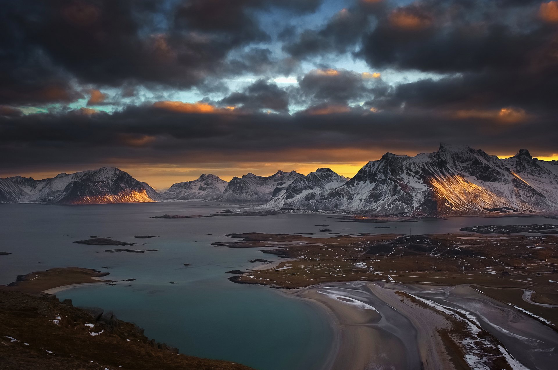 montagnes ciel lumière