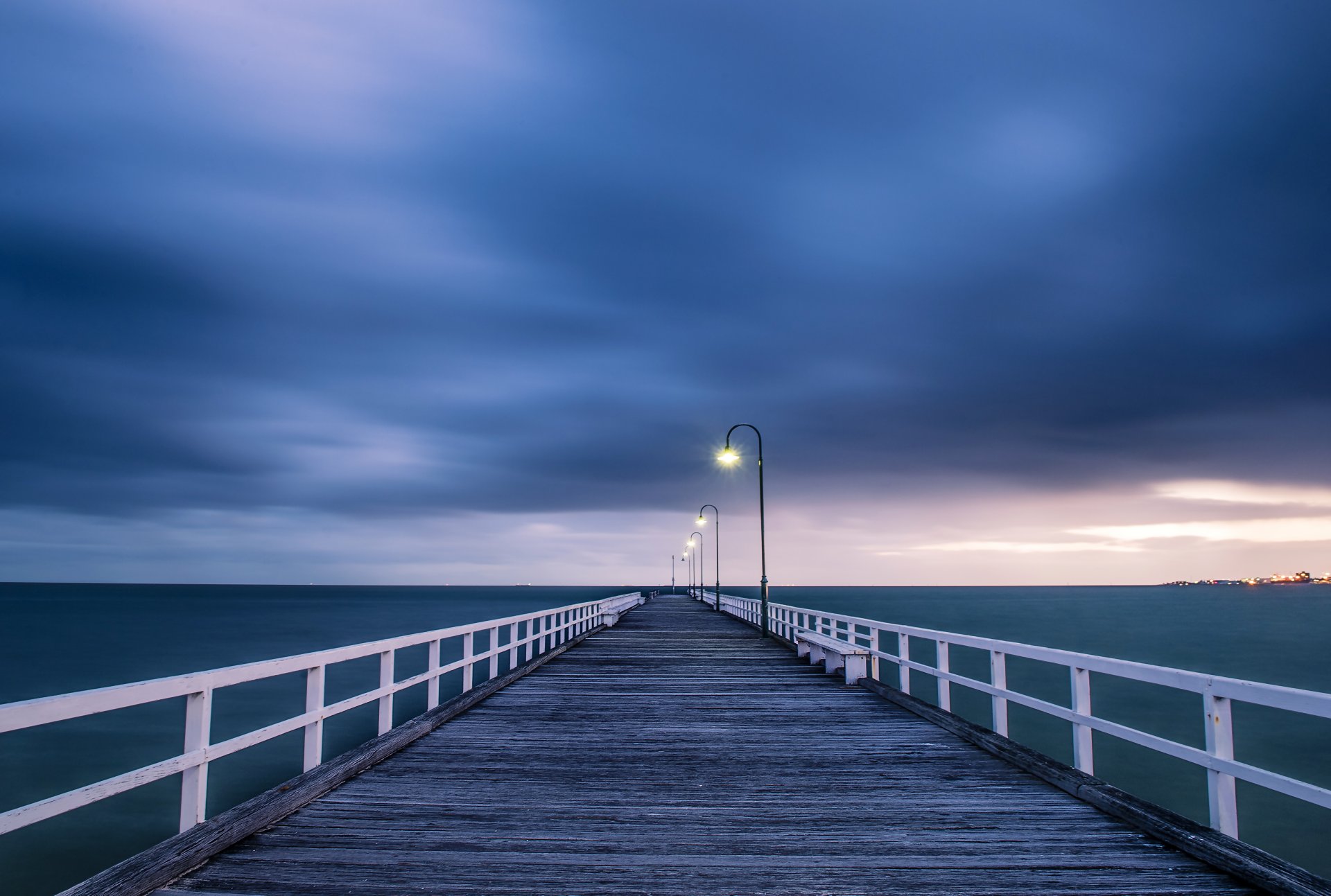 australien ozean holz brücke licht laternen himmel wolken gewitter