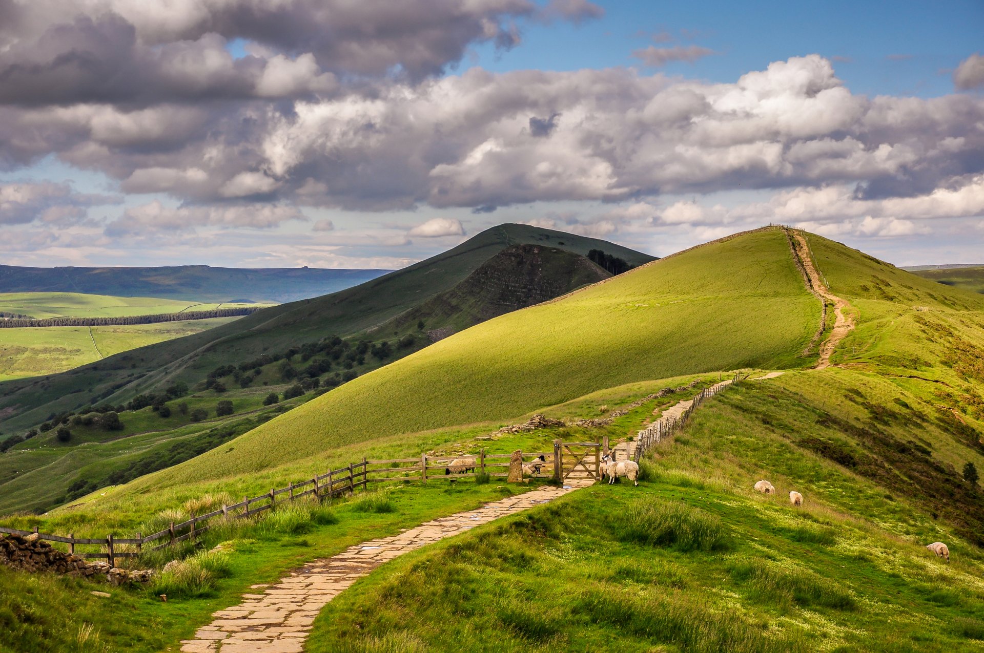 cielo nubes colinas ovejas cerca verano inglaterra