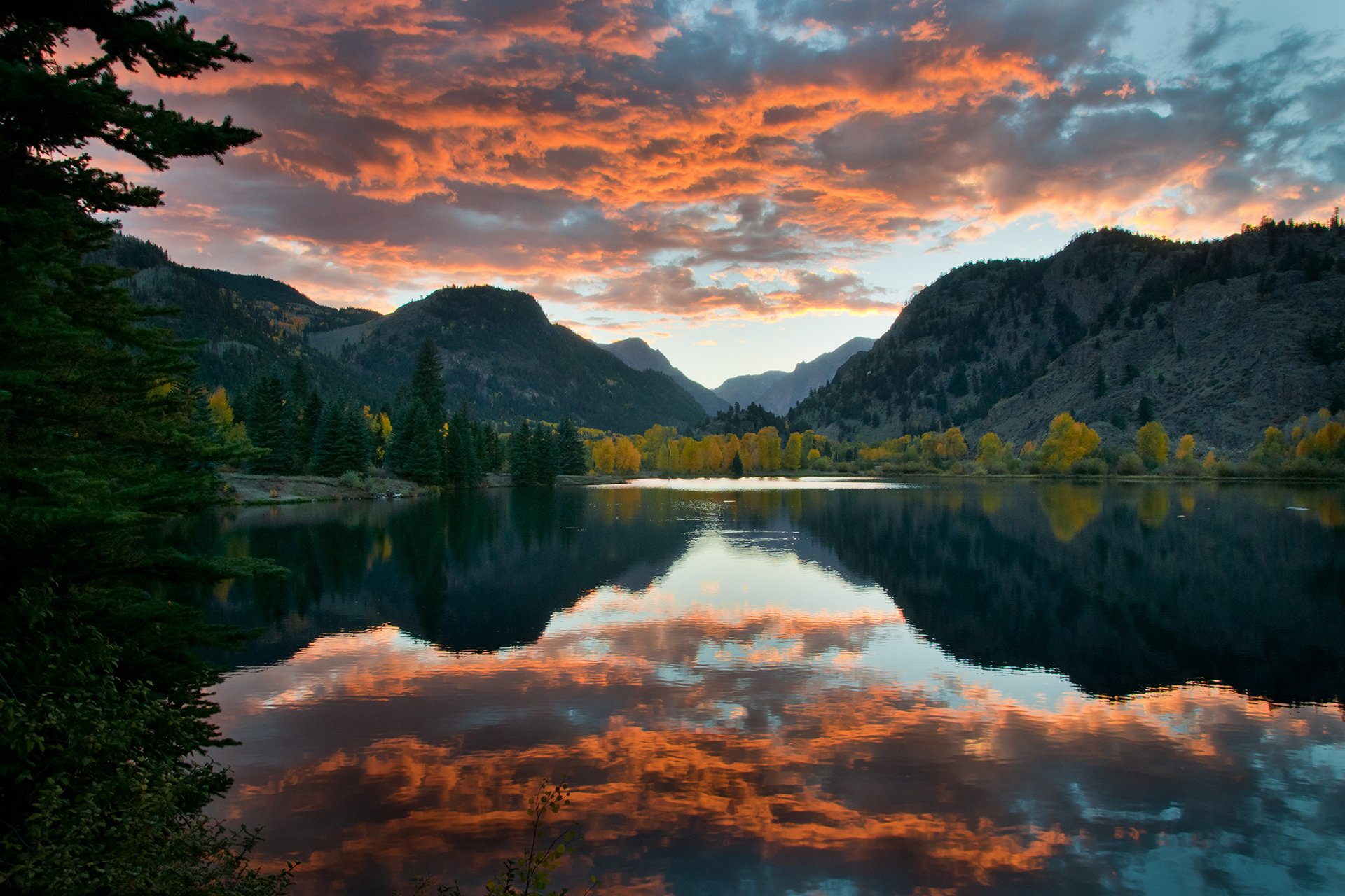 himmel wolken see berge herbst wald reflexionen