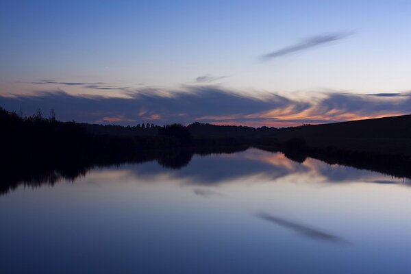 Evening by the lake