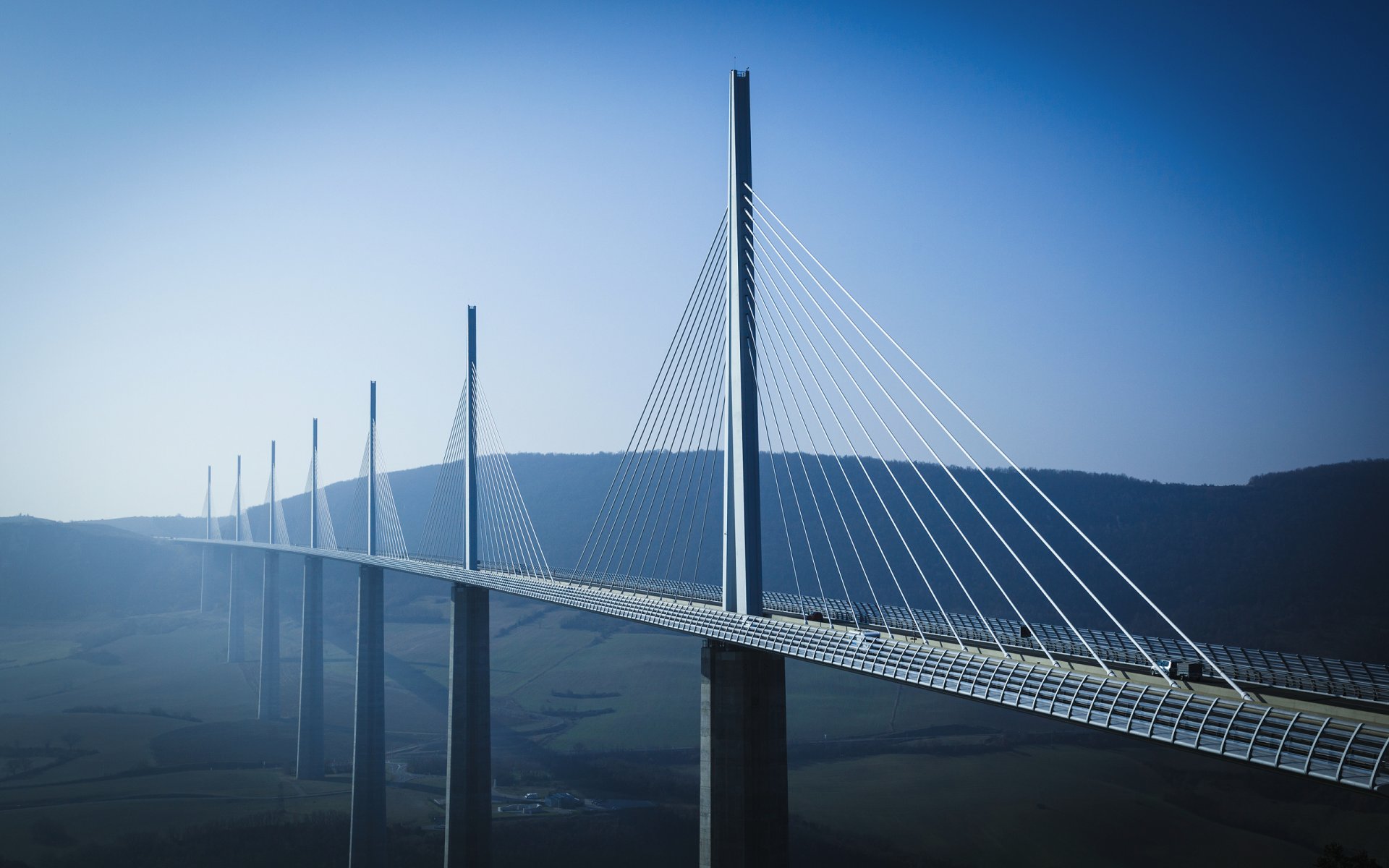 francia viaducto de millau puente carretera bosque altura