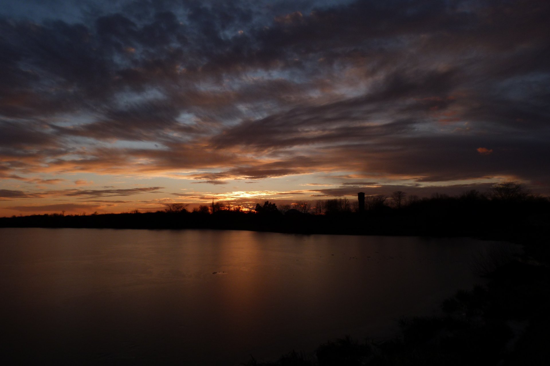 ciel coucher de soleil rivière nuages