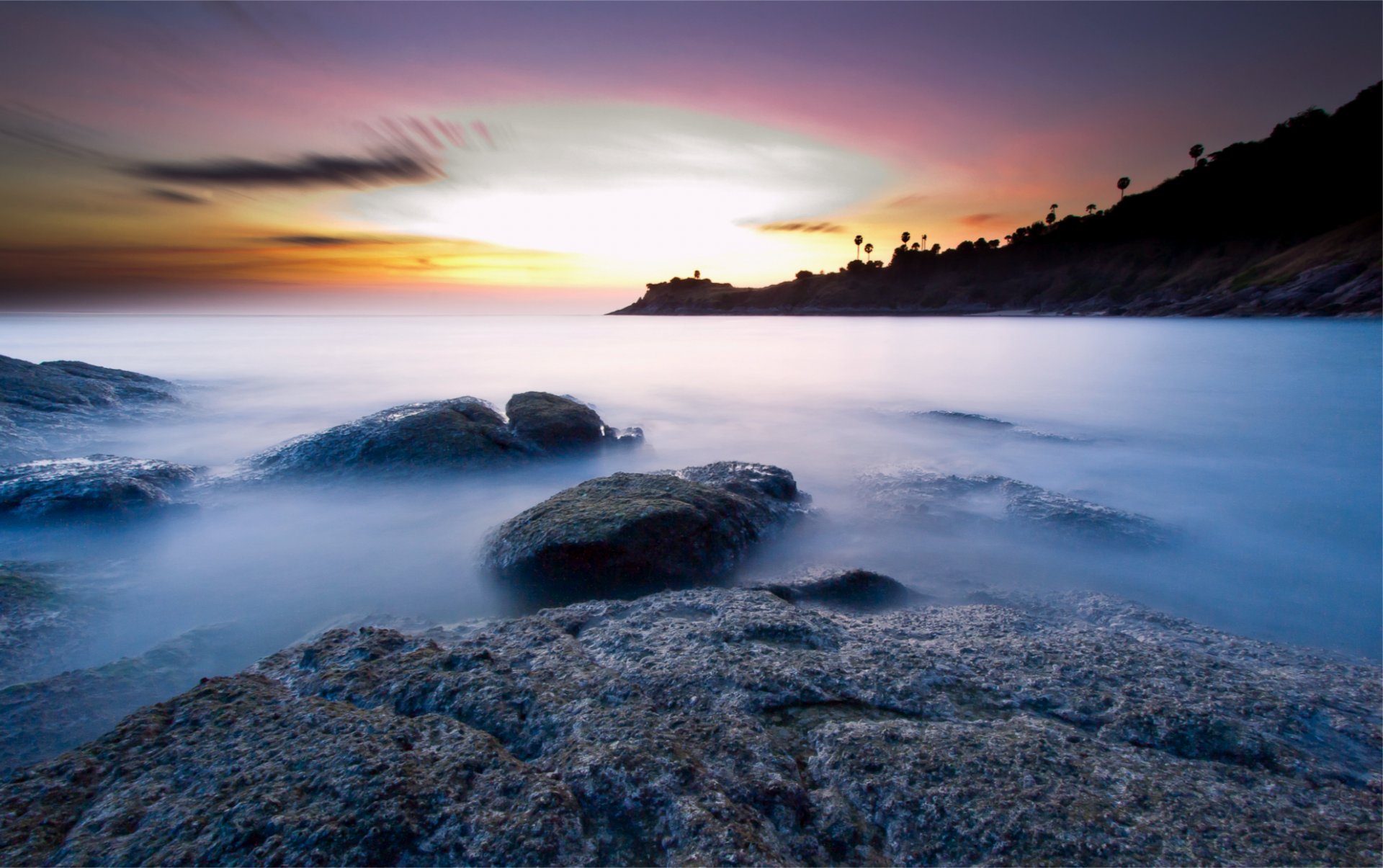 thaïlande phuket île mer océan calme côte côte pierres soir coucher de soleil ciel