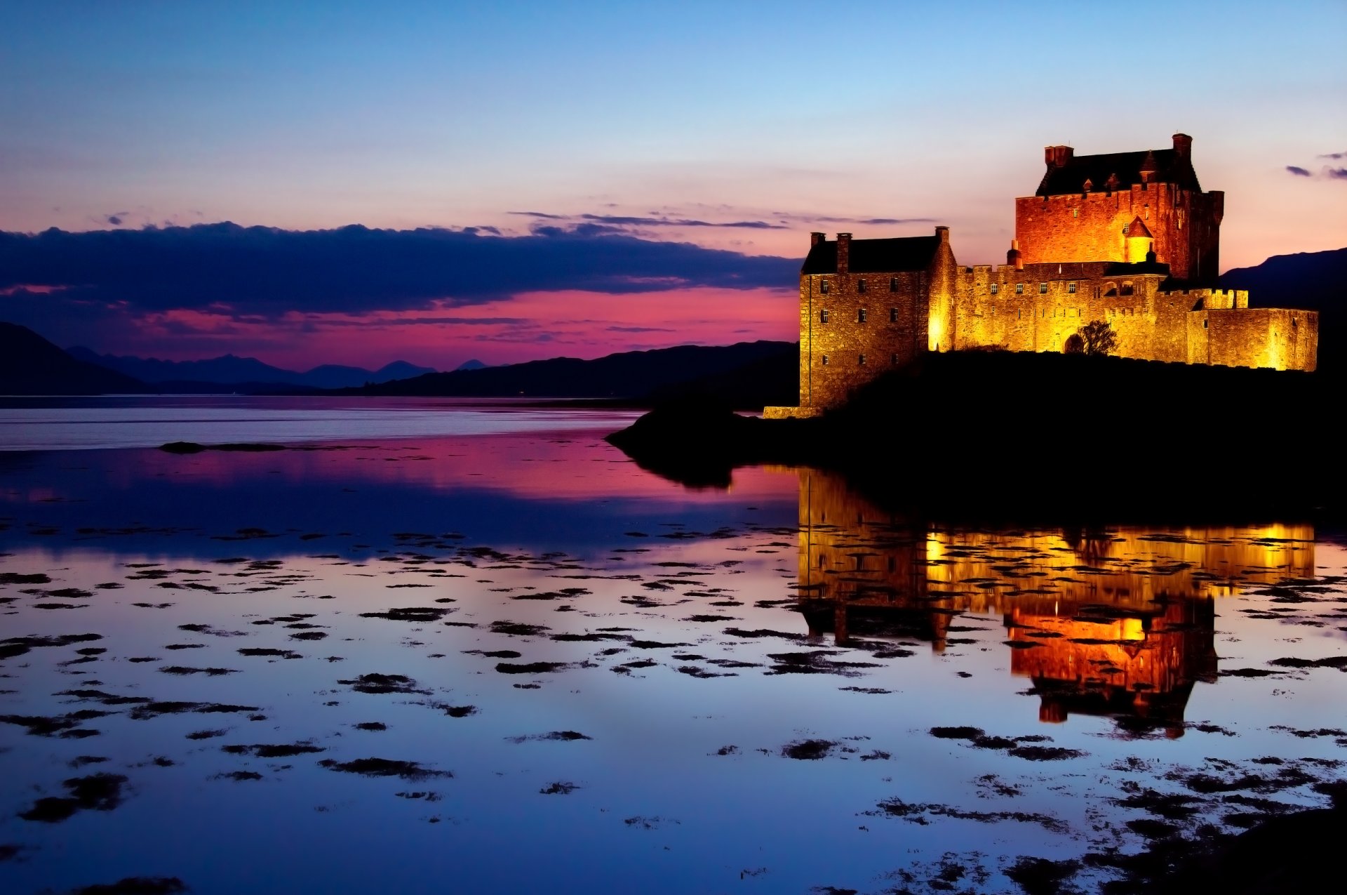 schloss schottland hintergrundbeleuchtung sonnenuntergang abend himmel wolken wasser reflexion