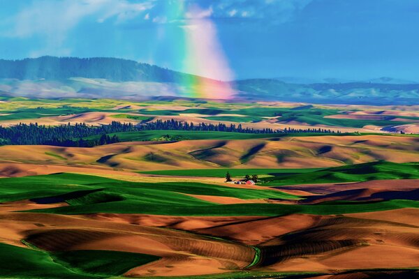 Regenbogen aber Feldtal Hintergrund