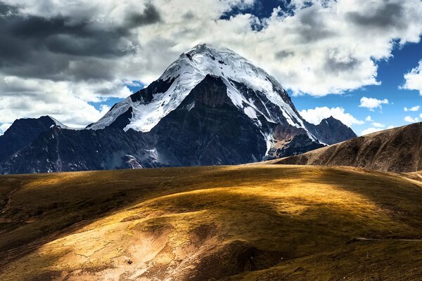 Beautiful Chinese Mountains