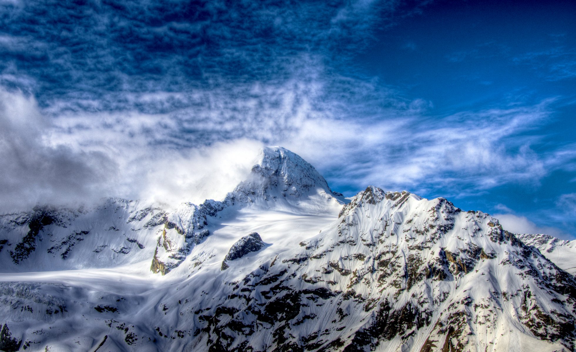 montagnes nuages neige roches ciel bleu blanc sommet crête caucase russie sofia hdr etear