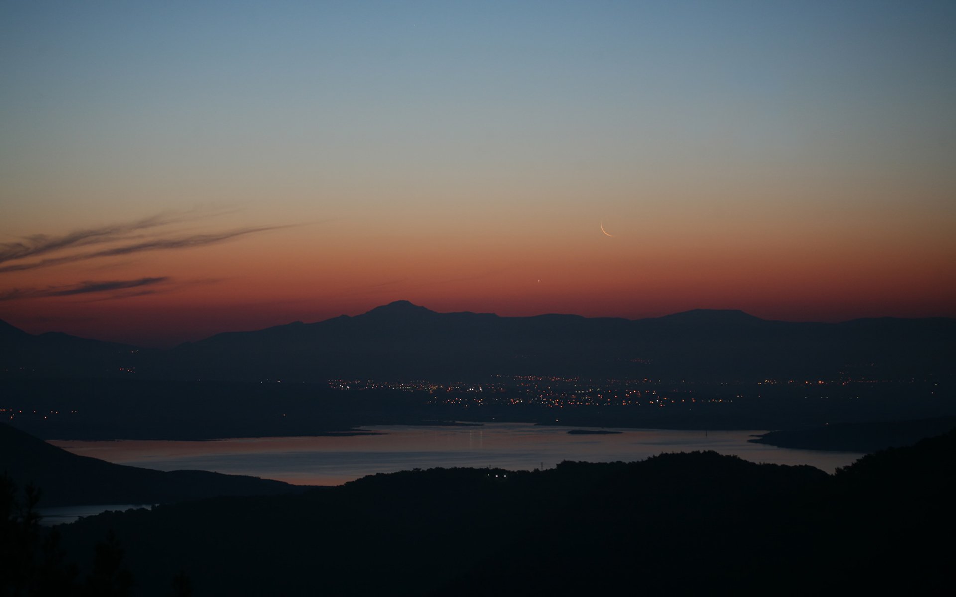 lune vénus izmir turquie lever du soleil ville lumières lac montagnes