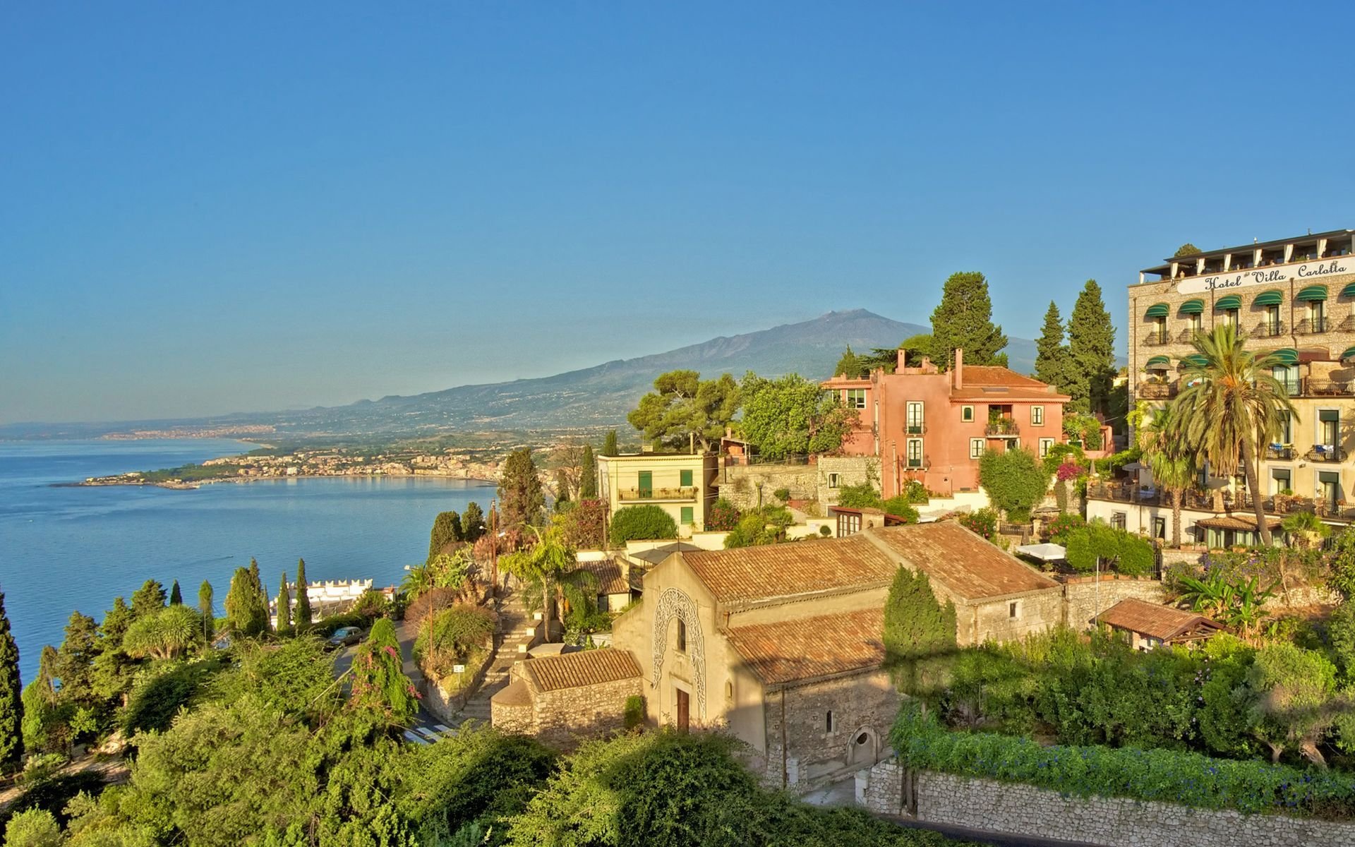 italy buildings sea coast house town