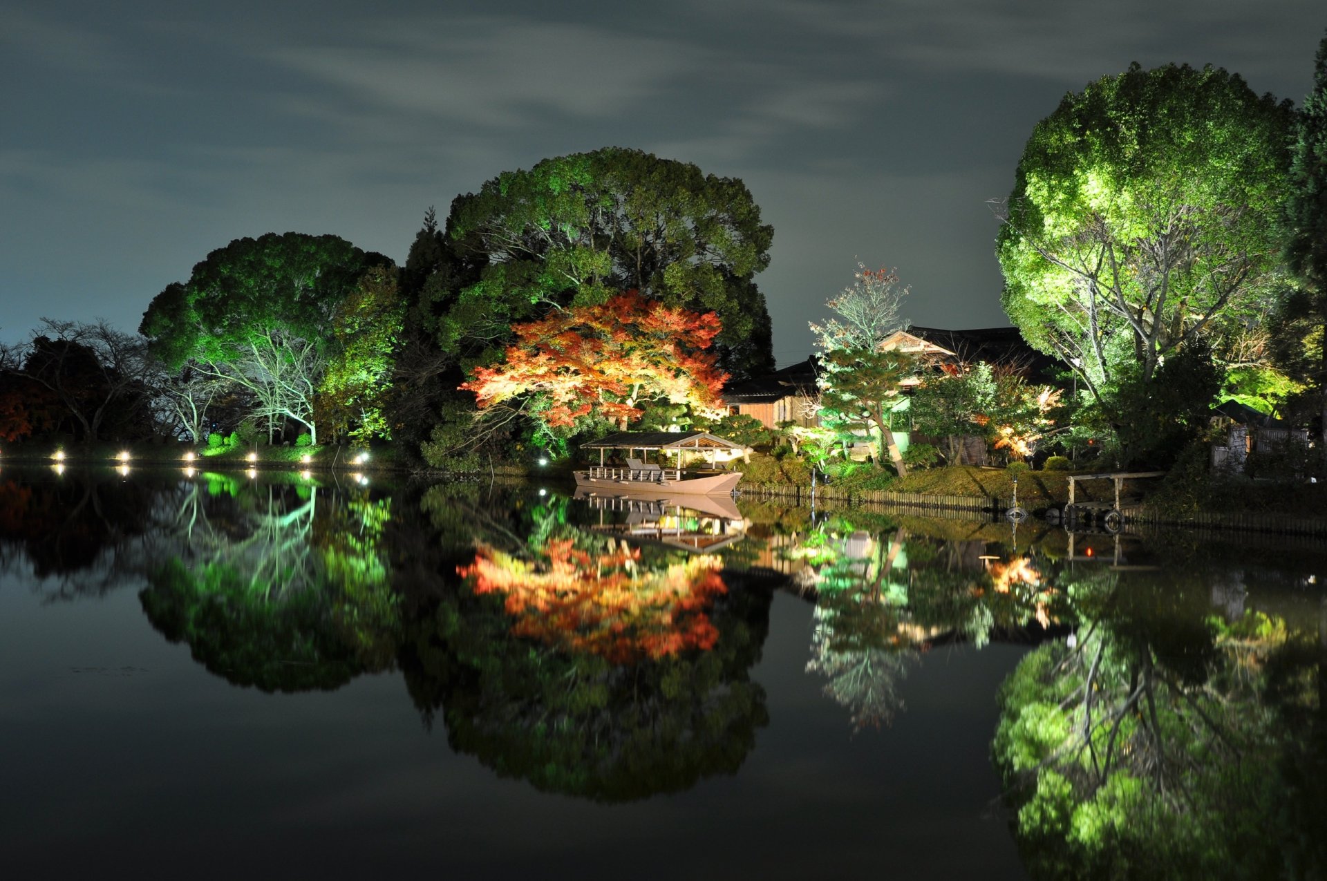 giappone autunno alberi casa barca riflessione fiume