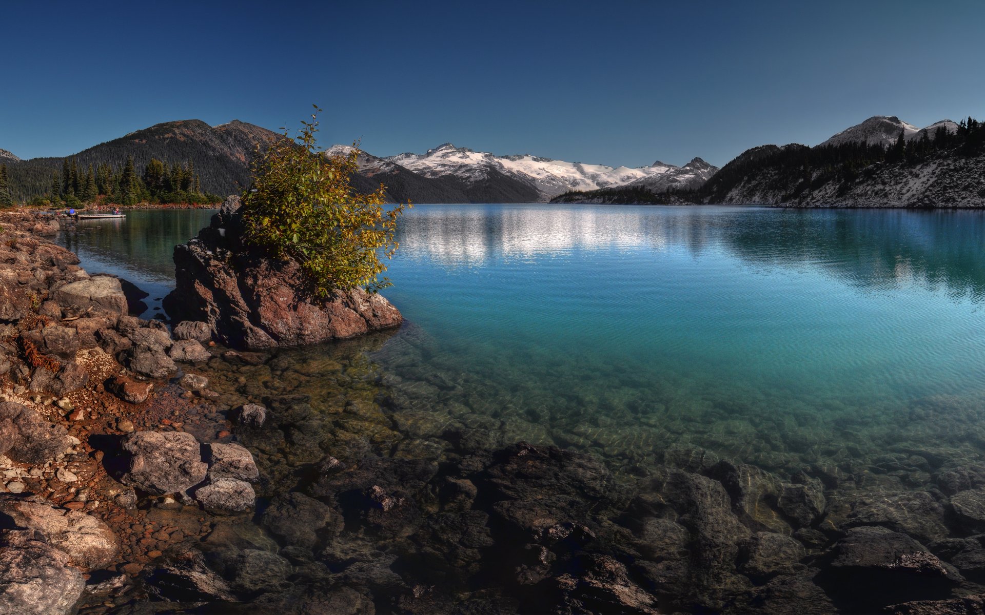 landschaft himmel schnee berge felsen hang wald bäume weihnachtsbäume wasser steine see garibaldi kanada