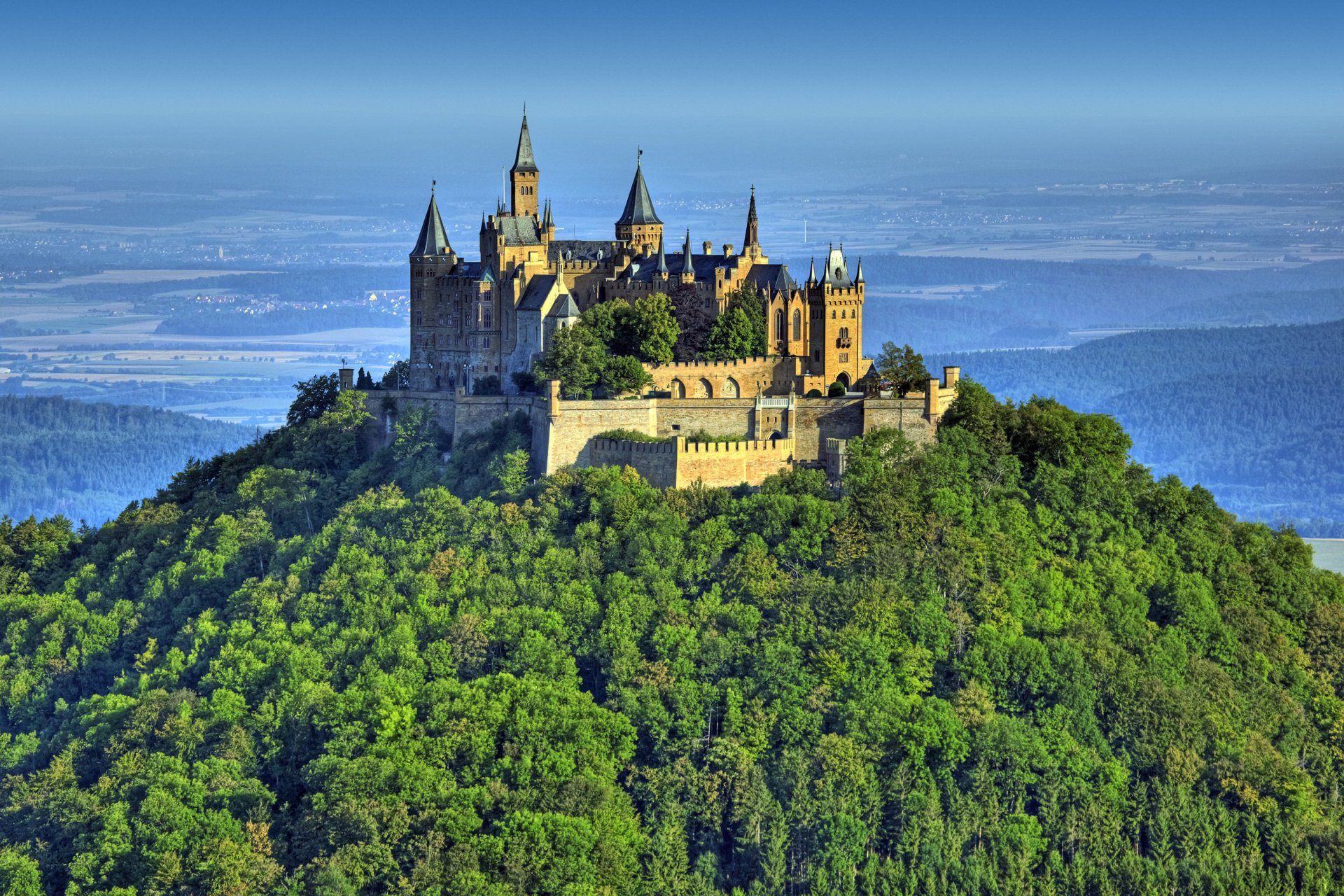 château hohenzollern burg allemagne forteresse montagne forêt altitude nature paysage