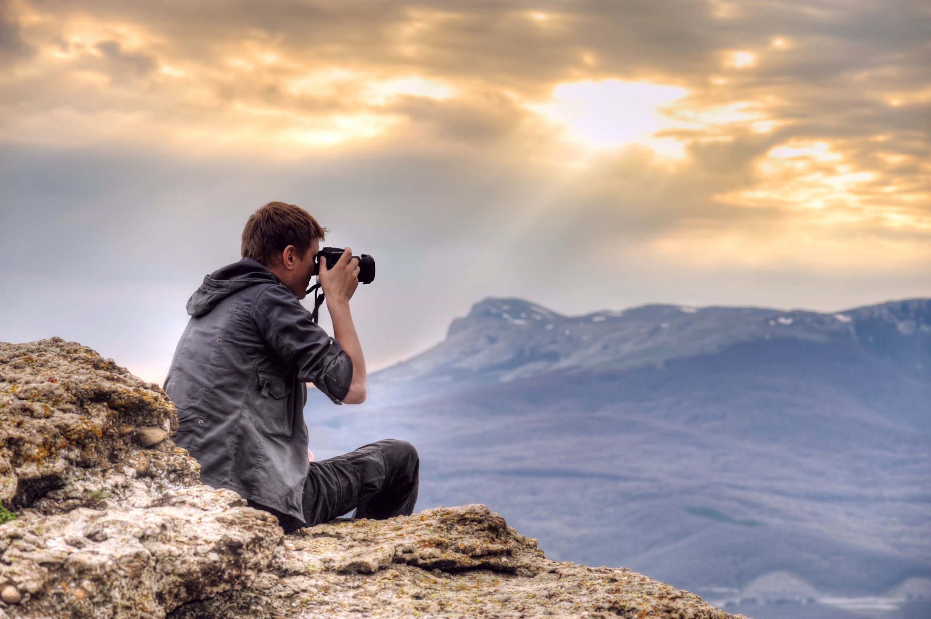 fotografía de tierras altas novio fotógrafo montañas altitud paisaje cámara cielo