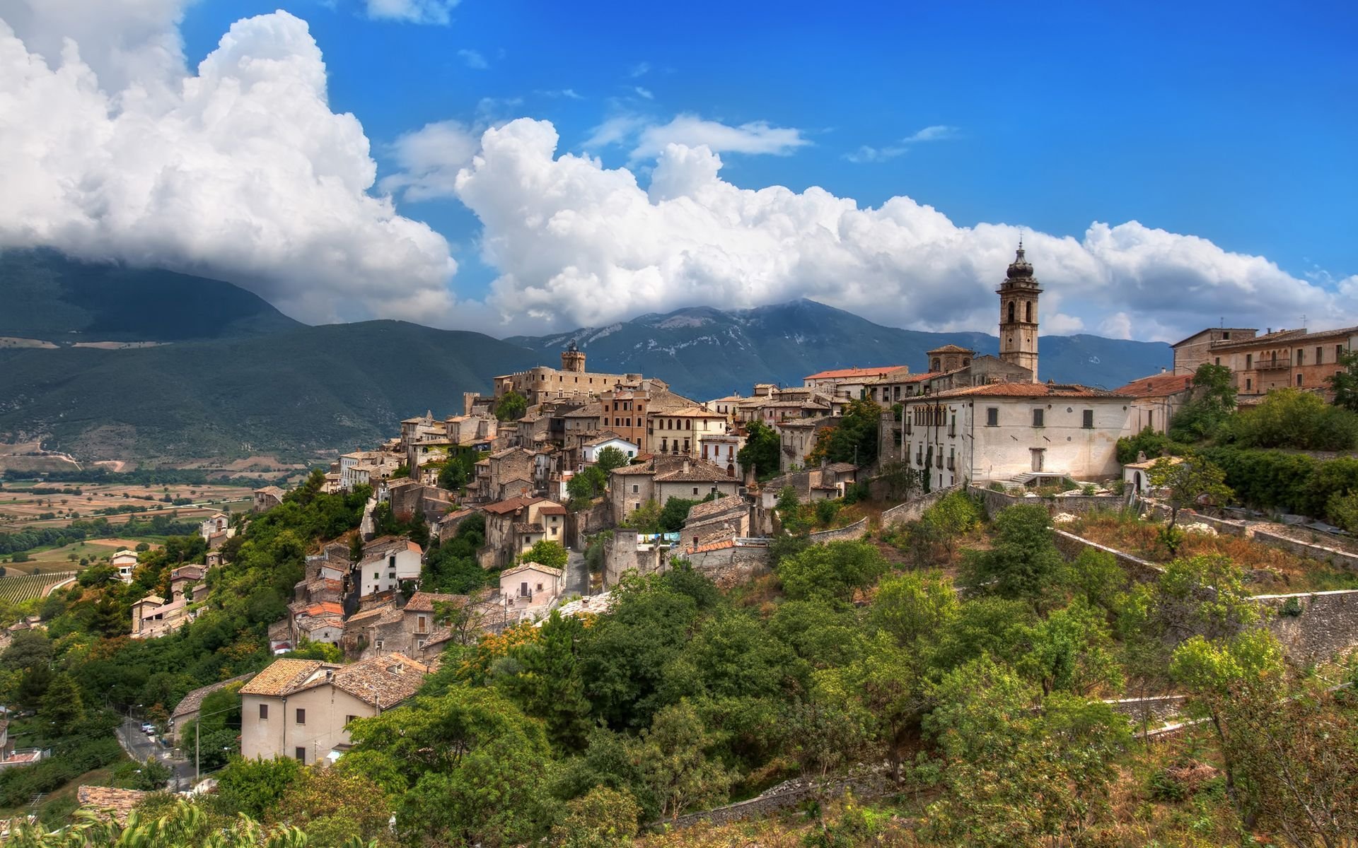 italien stadt berge häuser