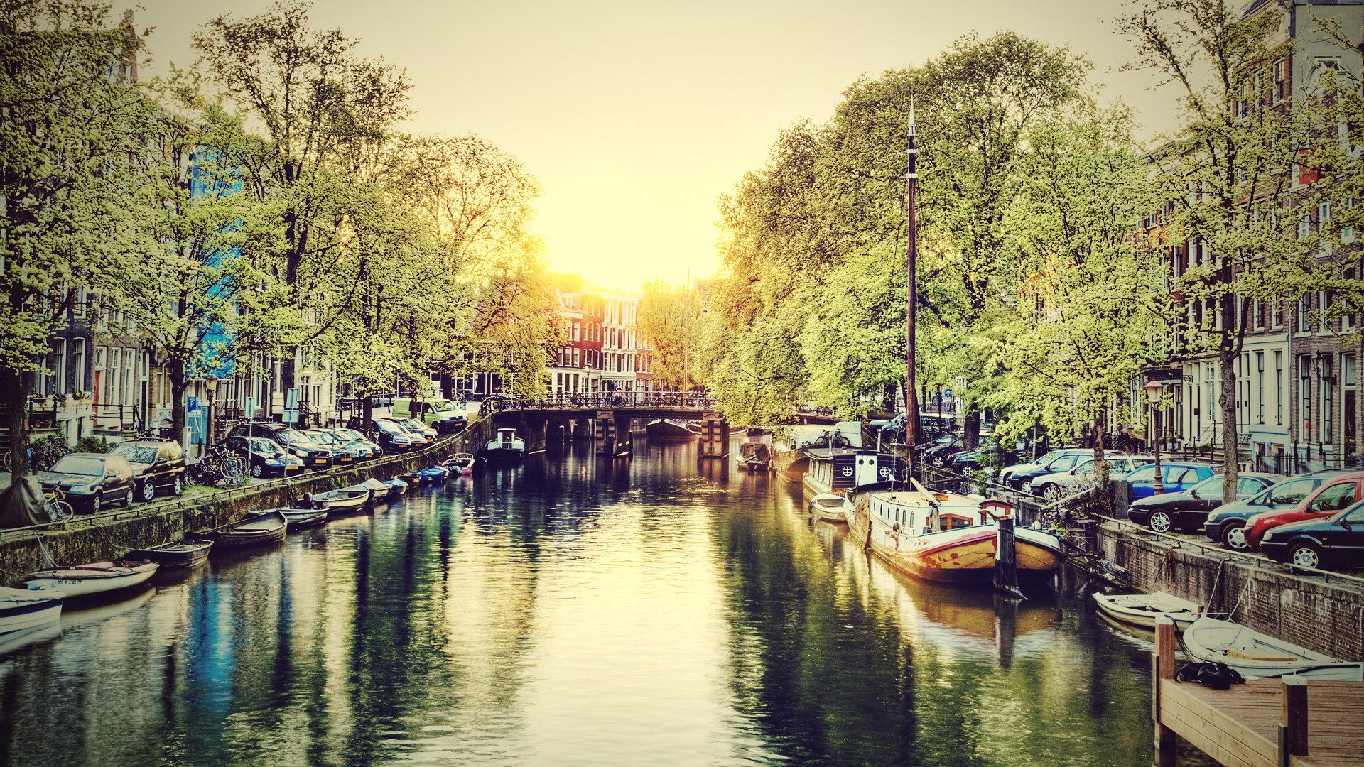 kanal im morgengrauen amsterdam niederlande kanal dämmerung stadt wasser holland