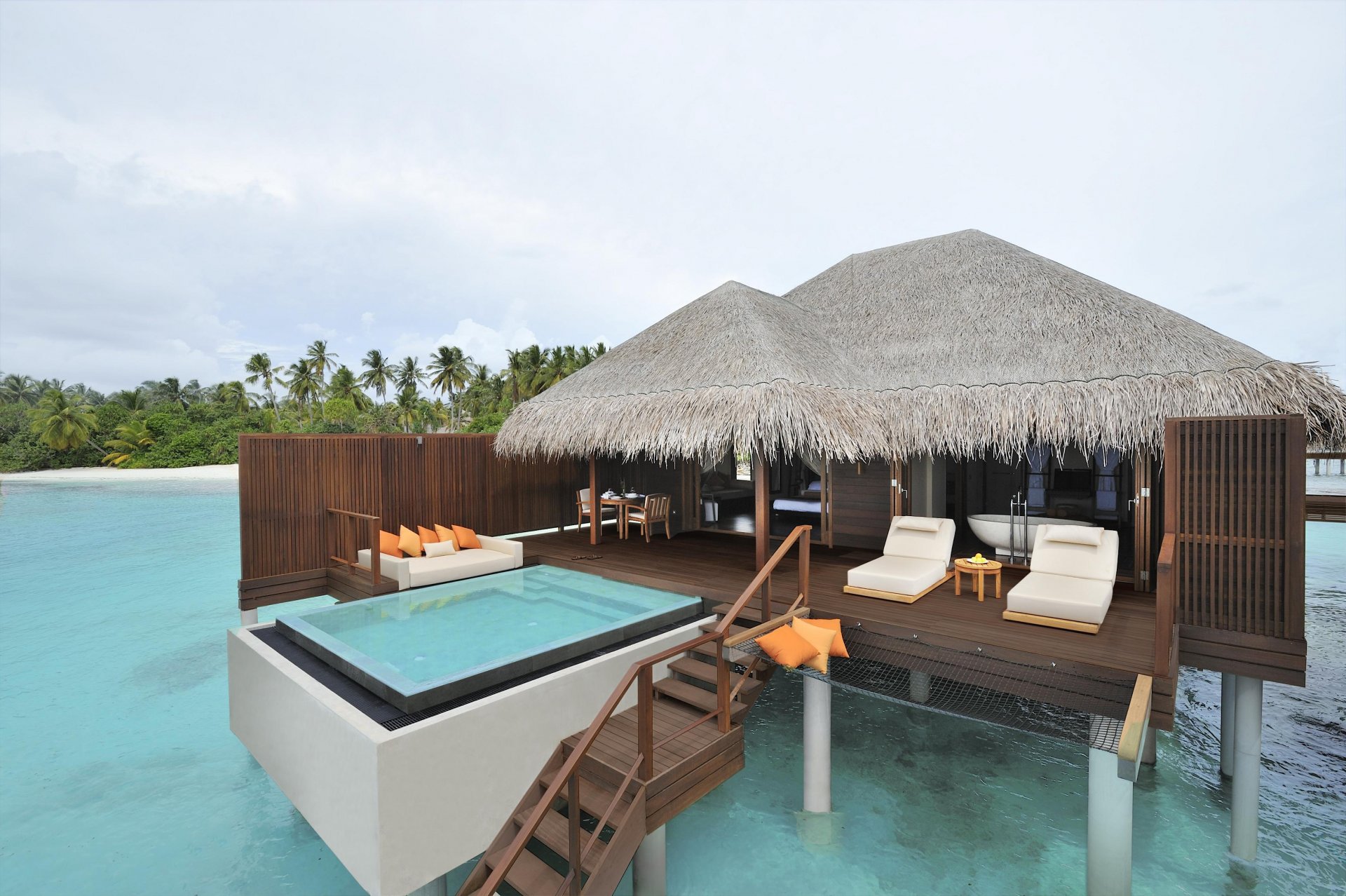 ayada maldives hôtel océan piscine canapé