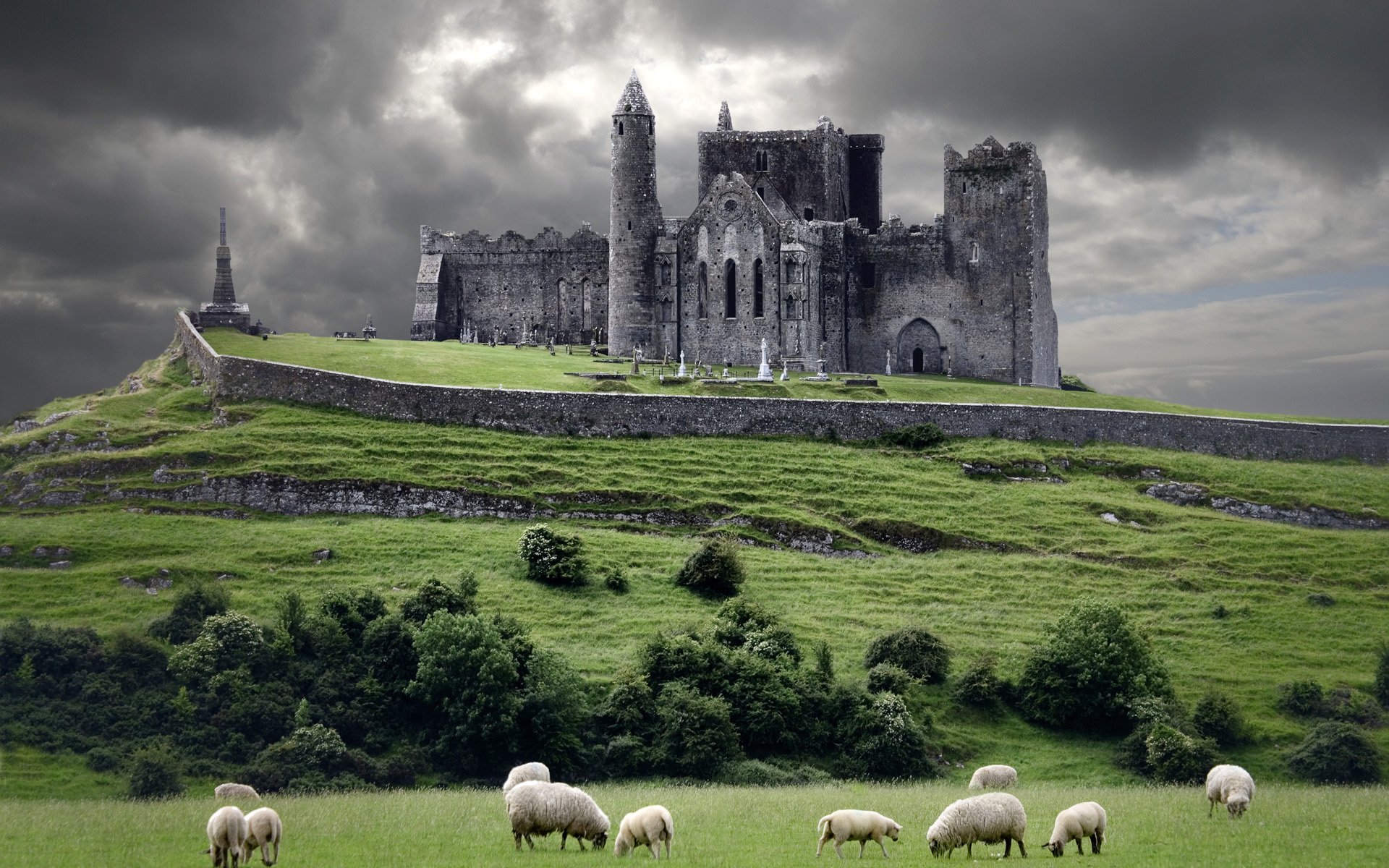 irland schloss wolken hügel schafe