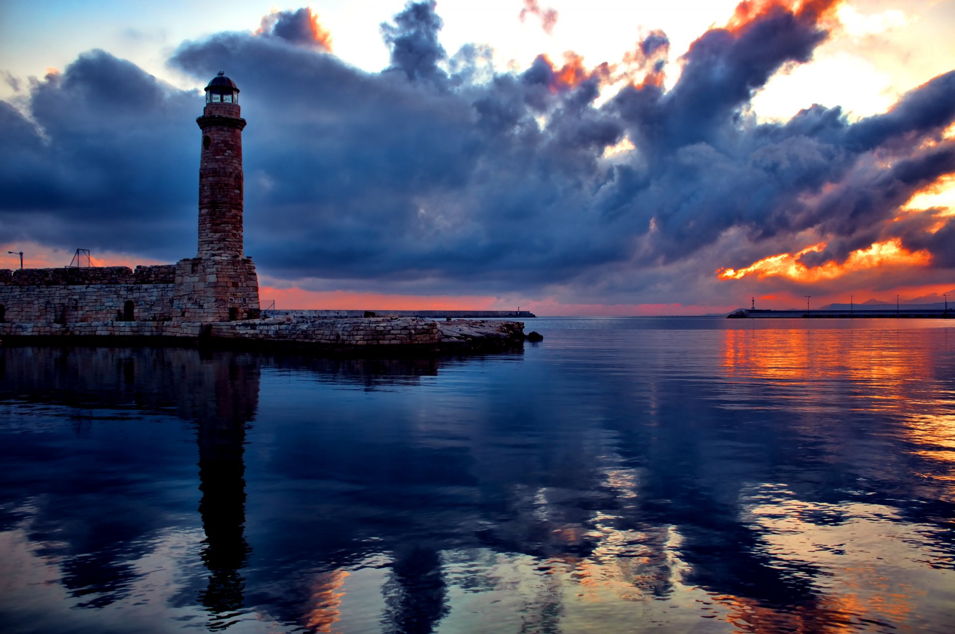 cielo nubes puesta de sol faro reflexión