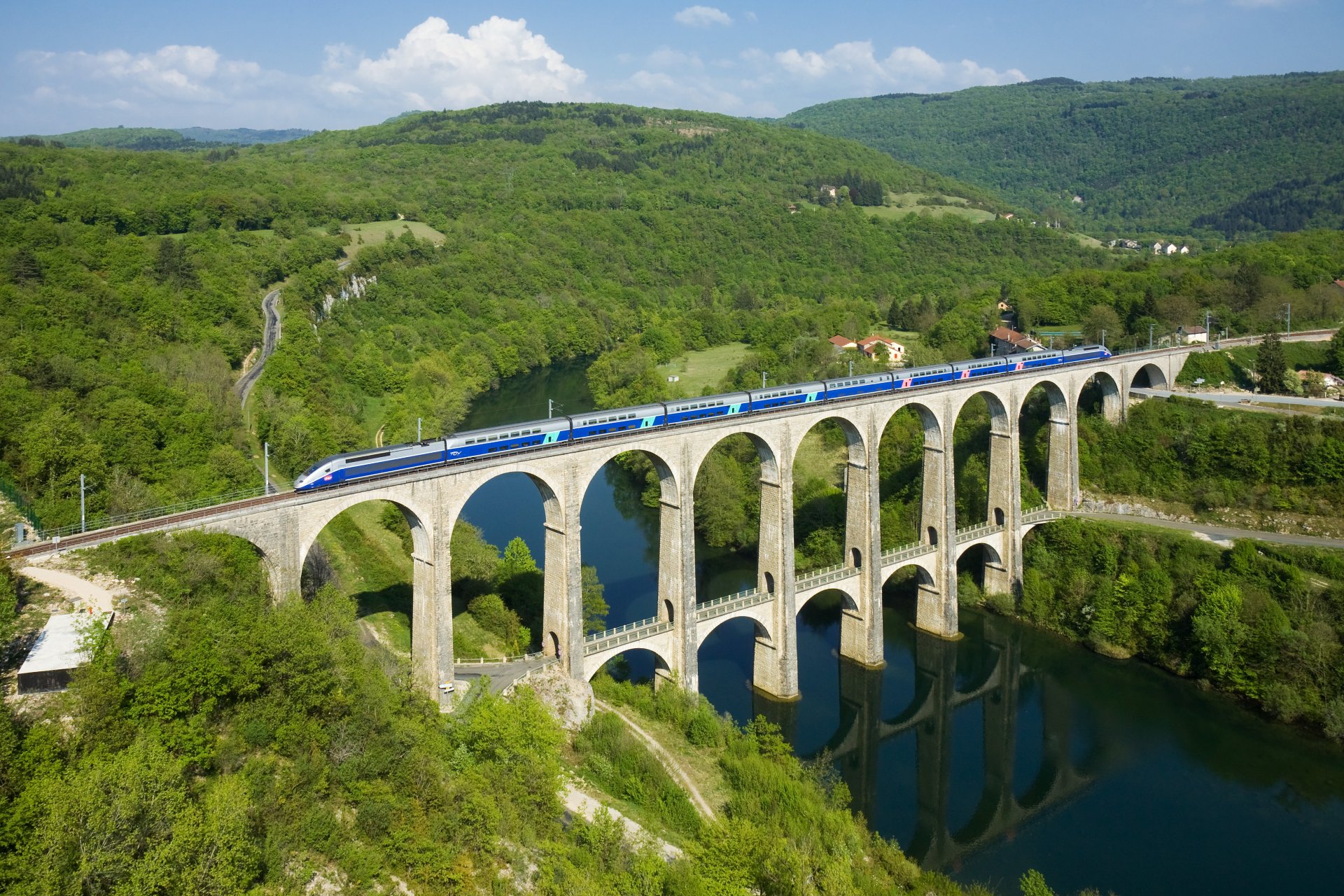 brücke frankreich zug cize-bolzplatz-viadukt fluss wald