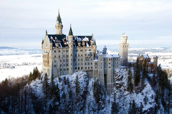 Zamek w Bawarii zimą