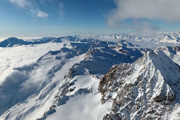 Mountain peaks in the Alps