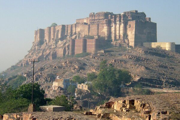 Twierdza Mehrangarh w letni poranek