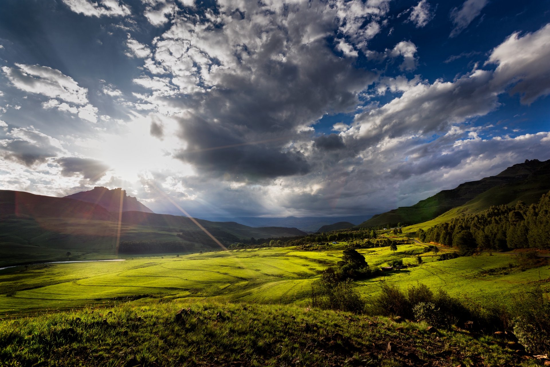 sudáfrica provincia de kwazulu-natal kwa - zulu natal montañas valle nubes sol rayos del sol