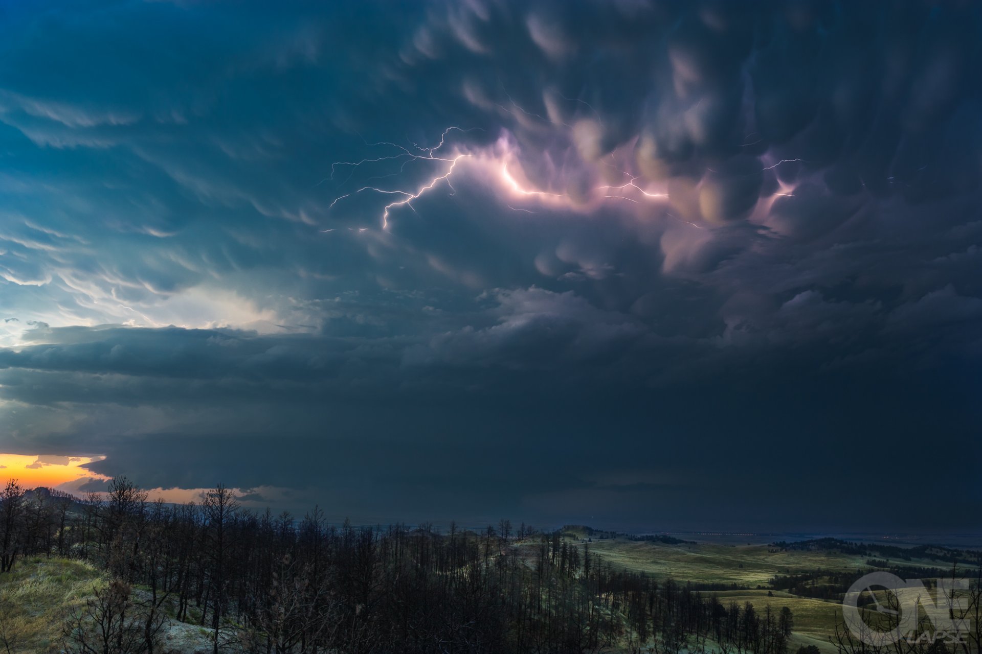 ciel nuages nuages lavés éclairs orage