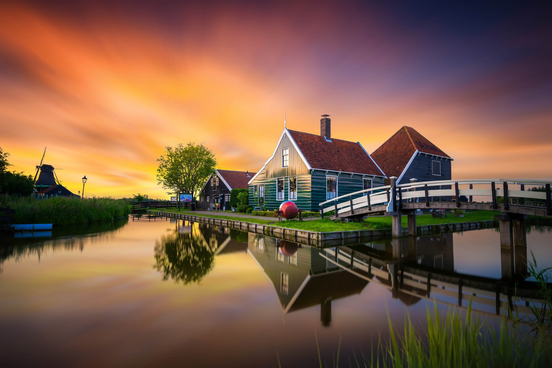 zaanse schans pays-bas zanse schans musée pont maison moulin canal coucher de soleil réflexion