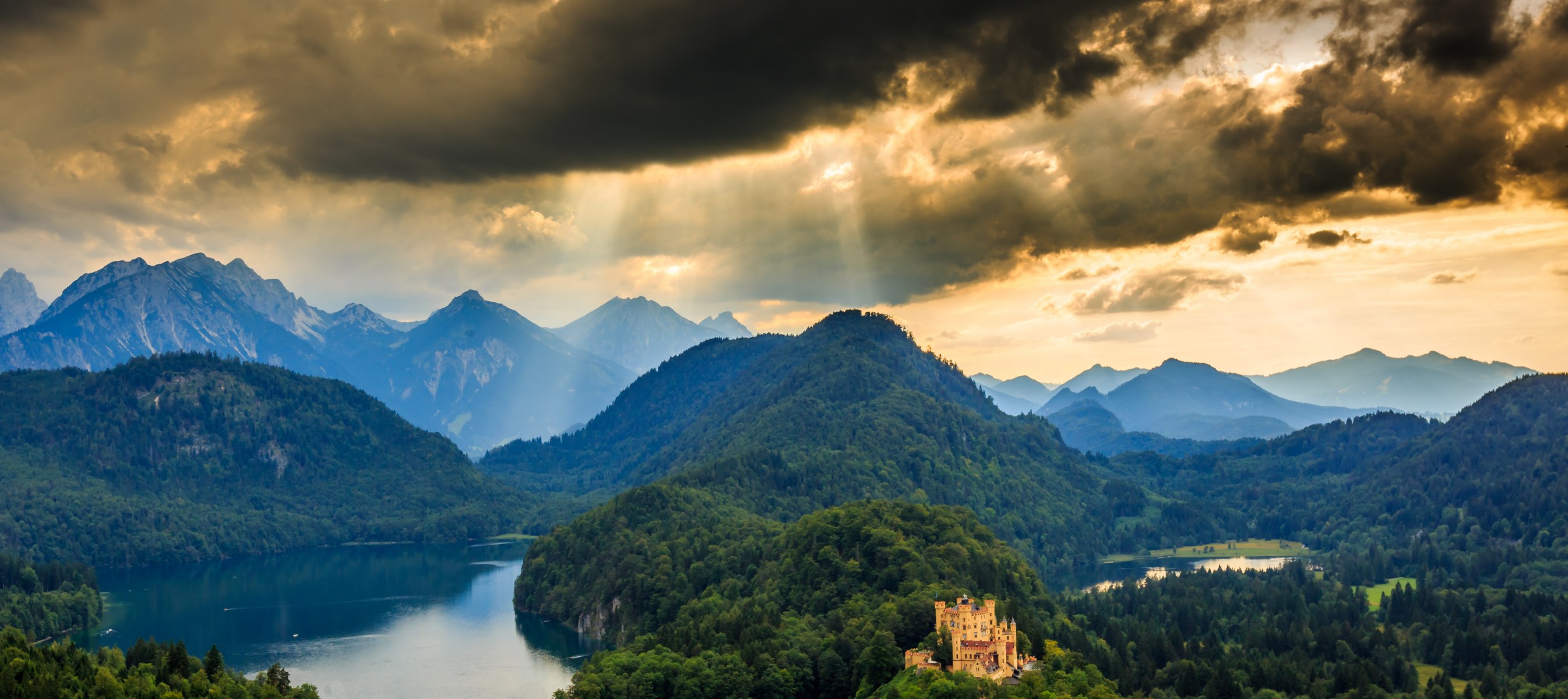 panorama góry las zamek natura schwangau niemcy krajobraz