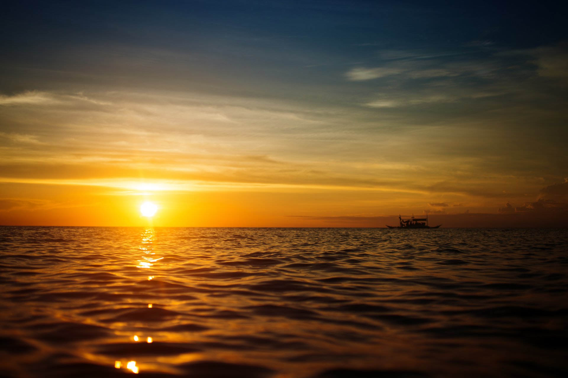 coucher de soleil mer bateau nature paysage belle scène ciel rayons du soleil bateaux