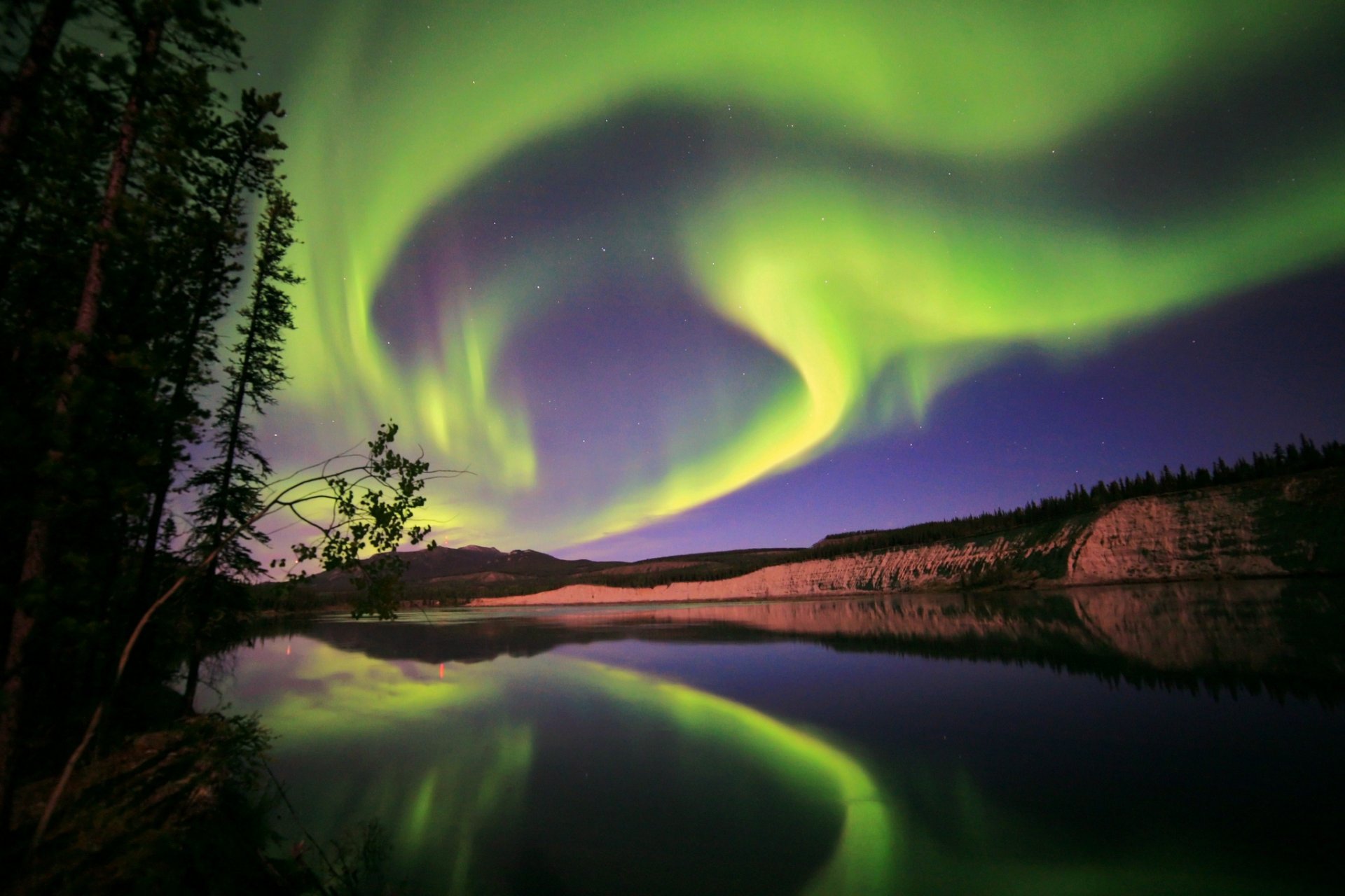 ausstrahlung nordlicht yukon kanada natur