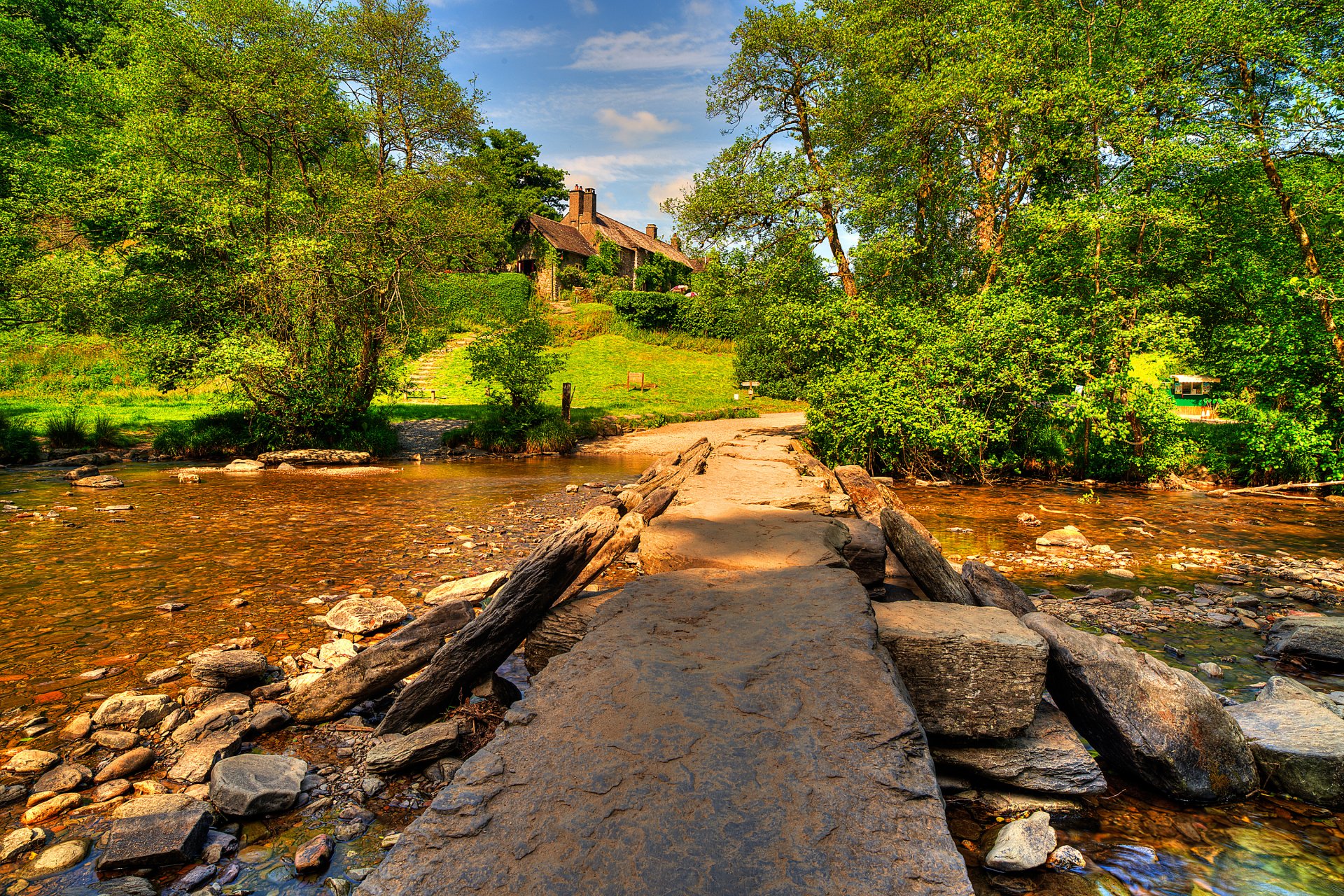 gb exmoor cielo nuvole casa lago pietre alberi