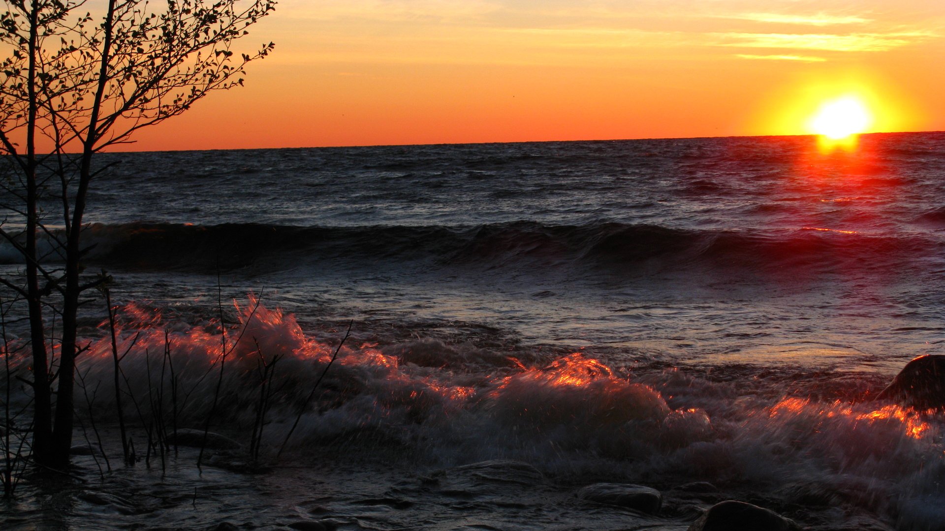 ciel soleil coucher de soleil mer vagues bois éclaboussures pierres