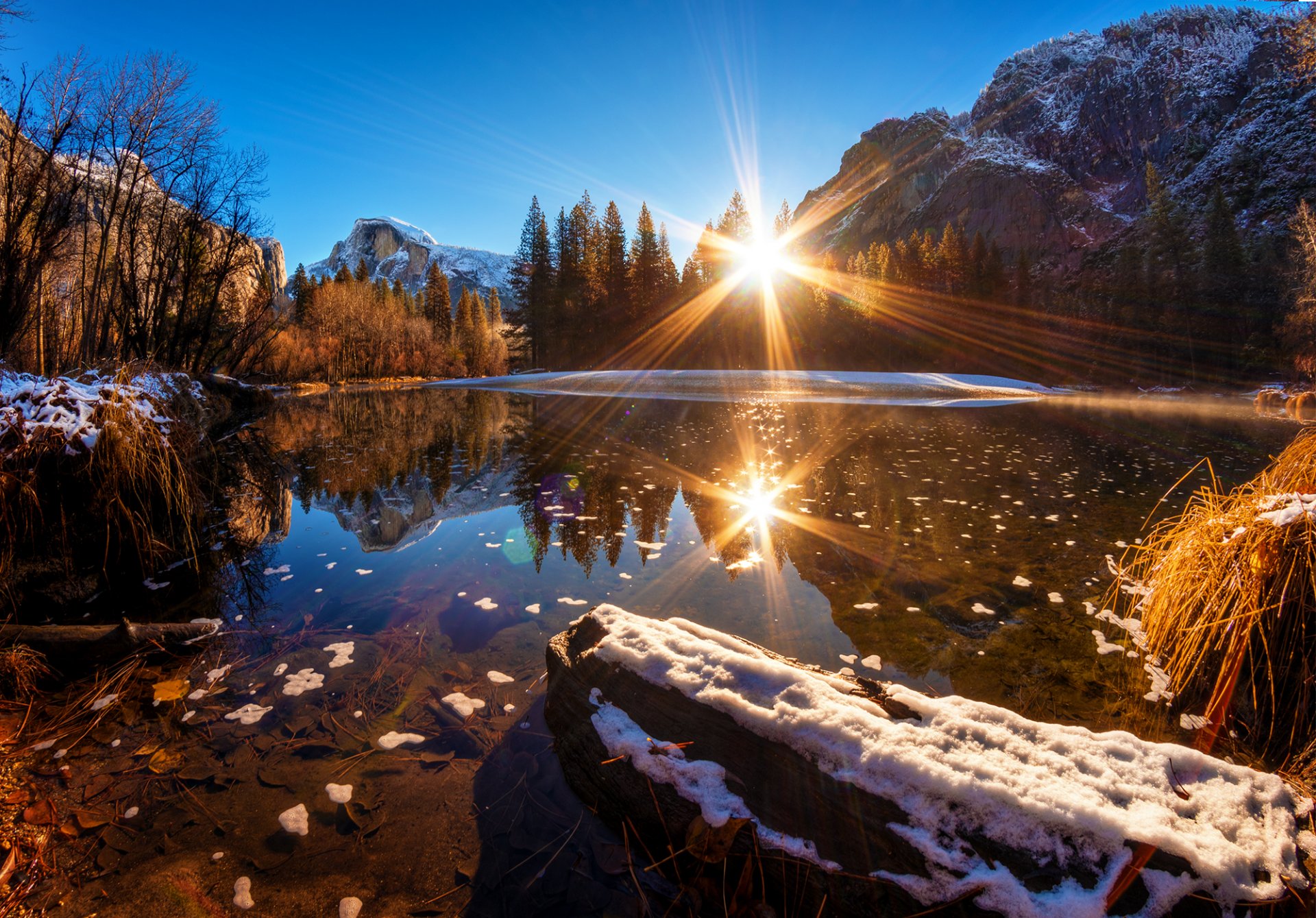 stany zjednoczone park narodowy yosemite kalifornia góry las śnieg woda odbicie promienie słońca