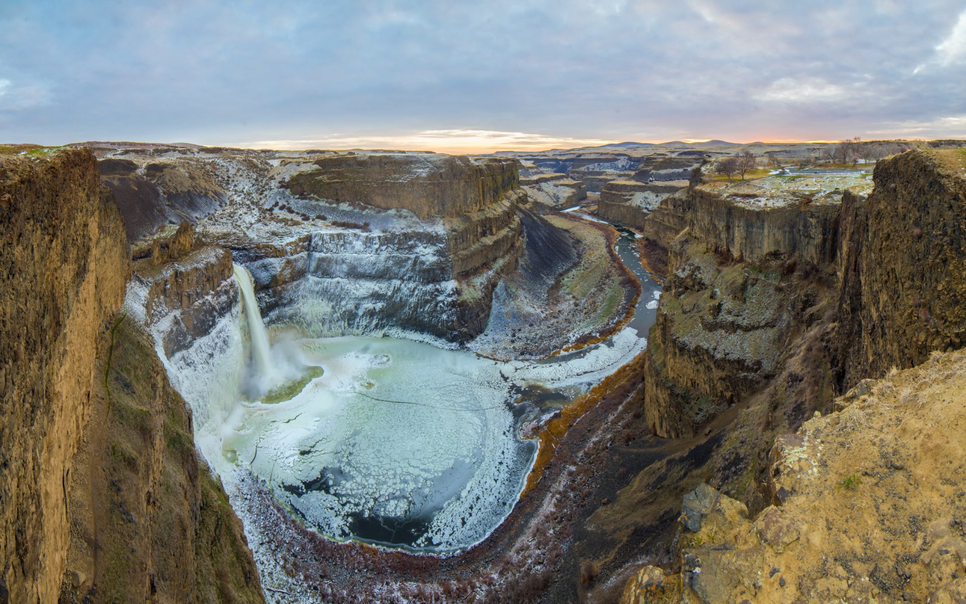 palouse falls glace or canyon hiver