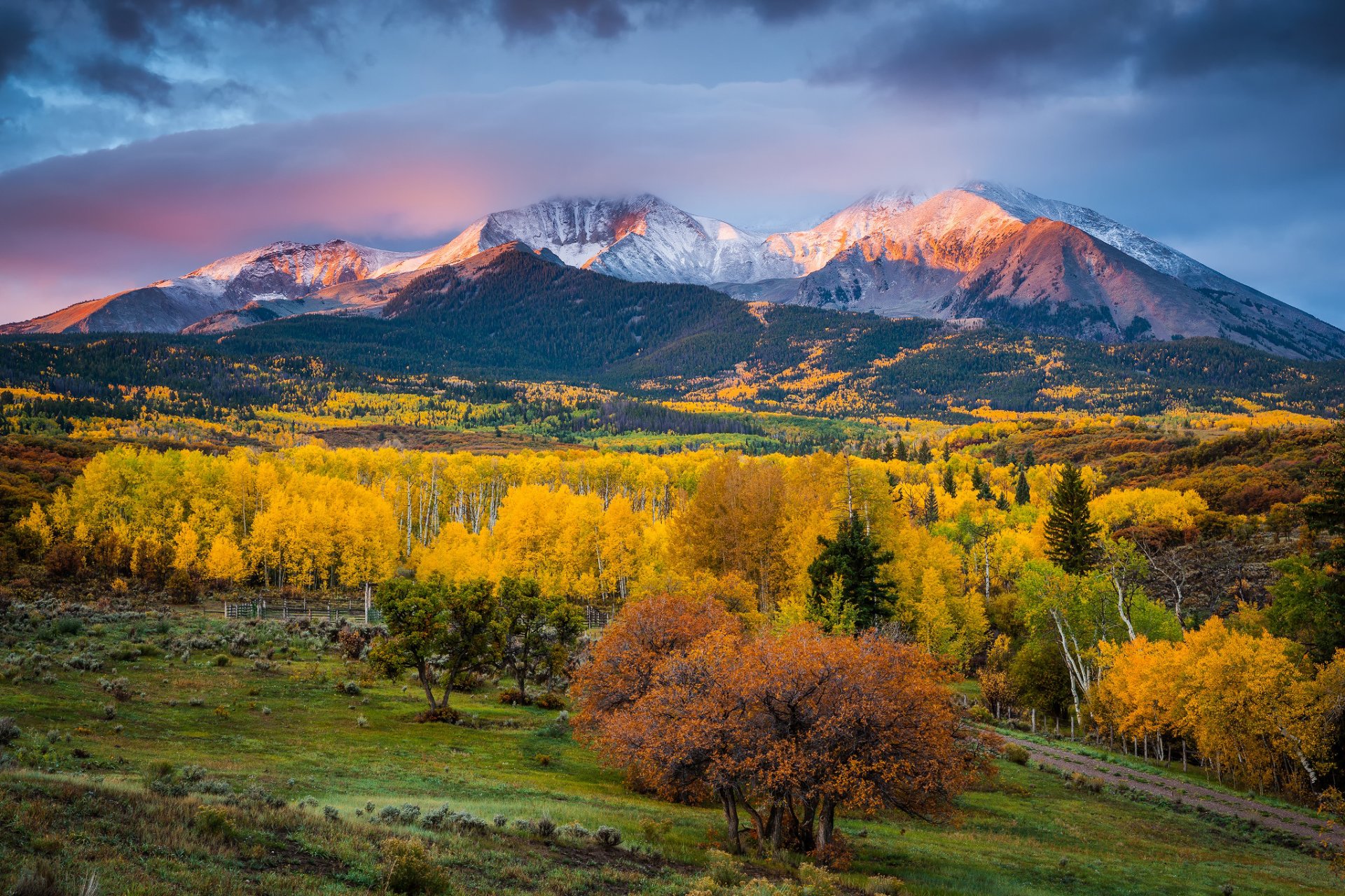 usa staat colorado herbst berge berg sopris morgen licht bäume farben