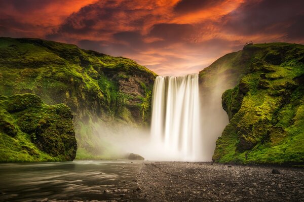 Schöne Schönheit Wasserfall