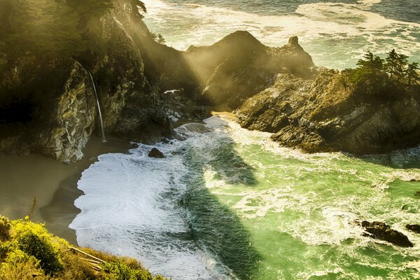 Baie d eau verte en Californie